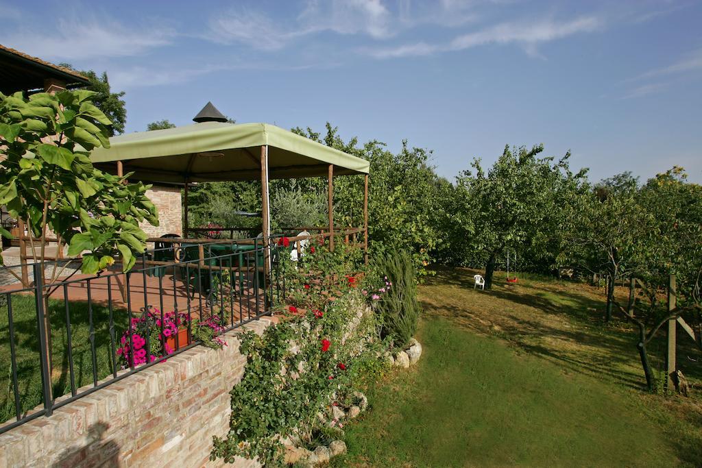 Podere Il Pero Сиена Екстериор снимка